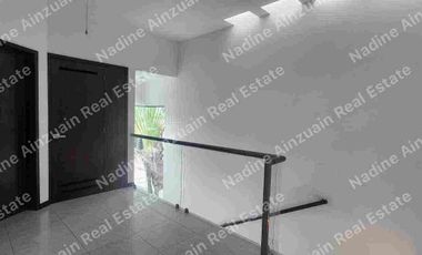 SE RENTA CASA AMPLIA EN RESIDENCIAL CUMBRES CANCÚN, 3 RECÁMARAS MÁS ESTUDIO, ALBERCA PRIVADA, AMENIDADES, SEGURIDAD 24 HORAS.