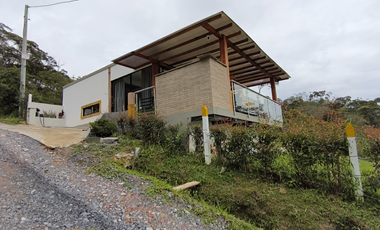 🏡 ¡Se vende casa en zona rural a solo 5 minutos del casco urbano de Moniquirá!