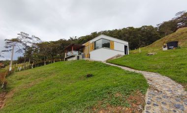 🏡 ¡Se vende casa en zona rural a solo 5 minutos del casco urbano de Moniquirá!