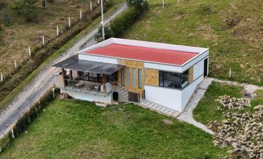 🏡 ¡Se vende casa en zona rural a solo 5 minutos del casco urbano de Moniquirá!