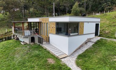 🏡 ¡Se vende casa en zona rural a solo 5 minutos del casco urbano de Moniquirá!