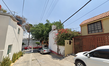 Casa en Venta en Cd. Satélite, Naucalpan – Excelente Conectividad y Cercanía a Servicios