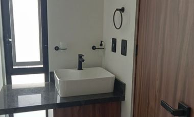 CASA EN RENTA VALDEPEÑAS