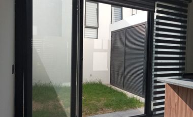 CASA EN RENTA VALDEPEÑAS