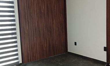 CASA EN RENTA VALDEPEÑAS