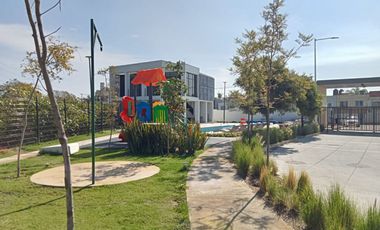 CASA EN RENTA VALDEPEÑAS