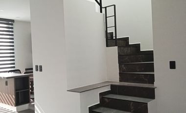 CASA EN RENTA VALDEPEÑAS