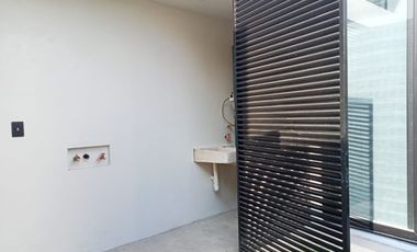 CASA EN RENTA VALDEPEÑAS