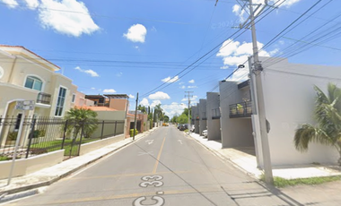 MERIDA, Casa en zona residencial MONTEBELLO EN UNA DE LAS MEJORES ZONAS DE MERIDA YUCATAN excelente zona y Plusvalía. Rodeado de los mejores servicios