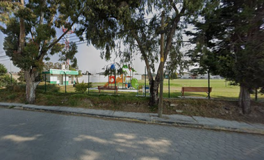 BONITA CASA DE DOS PLANTAS EN FRACC. CERRADO LOS PILARES. REMATE BANCARIO ¡APROVECHE!