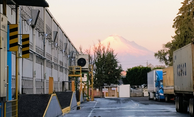 BONITA CASA DE DOS PLANTAS EN FRACC. CERRADO LOS PILARES. REMATE BANCARIO ¡APROVECHE!