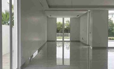 Venta de hermosa casa en Aires del Batán.