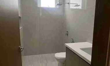 Venta de hermosa casa en Aires del Batán.