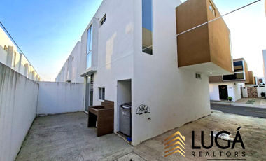 Casa amoblada en Renta, Urbanización privada frente al mar, vía Jaramijó, Manta, Ecuador