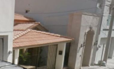 Casa de 4 recámaras cerca del club campestre de Monterrey