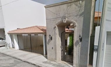 Casa de 4 recámaras cerca del club campestre de Monterrey