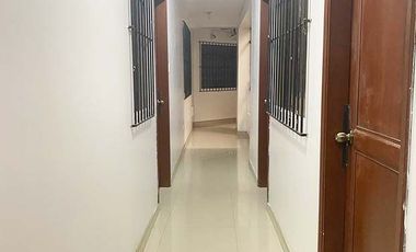 HABITACION AMUEBLADA FRENTE A LA UPN Y EL C.C. TOTTUS, CAJAMARCA (006)