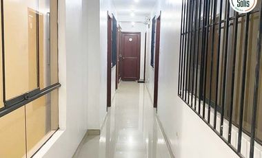 HABITACION AMUEBLADA FRENTE A LA UPN Y EL C.C. TOTTUS, CAJAMARCA (006)