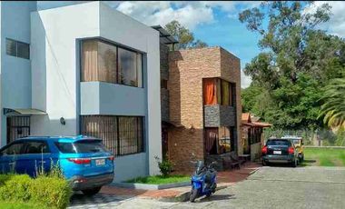 Venta de casa, sector San Luis, Valle de los Chillos