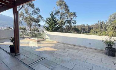 AMOBLADO DE LUJO Y VISTA ESPECTACULAR,