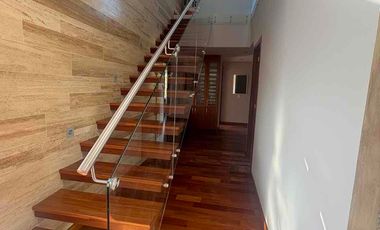 AMOBLADO DE LUJO Y VISTA ESPECTACULAR,