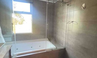 AMOBLADO DE LUJO Y VISTA ESPECTACULAR,