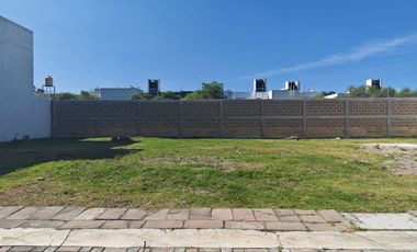 Lotes en Venta en Fraccionamiento Privado a un Paso de Plaza San Diego