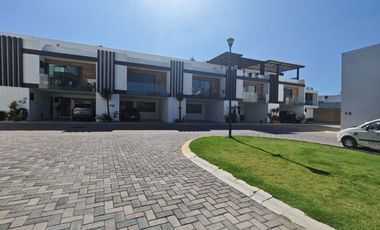 Lotes en Venta en Fraccionamiento Privado a un Paso de Plaza San Diego