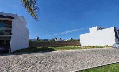 Lotes en Venta en Fraccionamiento Privado a un Paso de Plaza San Diego