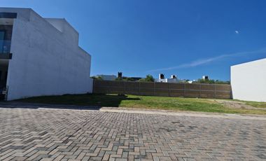 Lotes en Venta en Fraccionamiento Privado a un Paso de Plaza San Diego