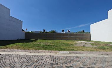 Lotes en Venta en Fraccionamiento Privado a un Paso de Plaza San Diego