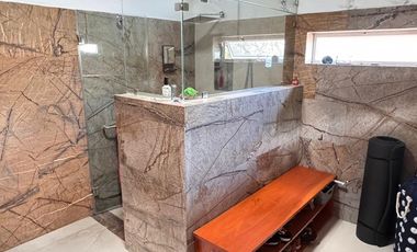 CASA EN VENTA EN LAS CAÑADAS