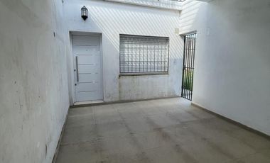 Venta de casa en el centro de  Villa Constitucion