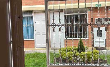Vendo Casa Engativa Plazuela de Alamos- 46 m2 - F.N.A. - Caja Honor