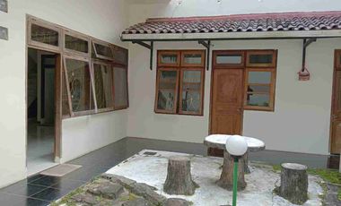 DIJUAL/DISEWAKAN RUMAH DENGAN TANAH LUAS SEMARANG