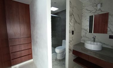 CASA EN VENTA EN LA 49 PONIENTE