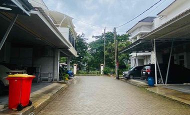 Town House Disewakan