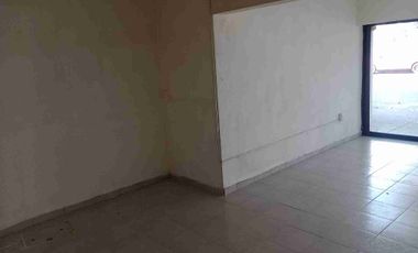 Coyoacán, colonia Avante, Avenida Santana #30, local A-3, vendo Local COMERCIAL 36 M2, medio baño, forma rectangular.