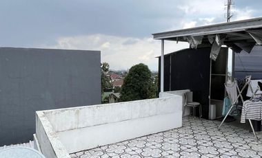 Rumah 2 Lantai Minimalis Strategis di Setramurni Bandung