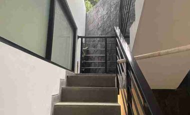 Rumah Modern dijual  Cepat Dekat Kampus Polban Gegerkalong