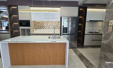 Modern 3 Storey House and Lot for Sale in Richgate Subd., Baguio City