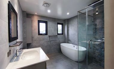 Brandnew House and Lot in Royal Villas Mendez -EGR