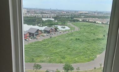Jual Apartemen The Springlake Summarecon Bekasi, Type 2BR Siap Huni, Lantai Rendah View Lake