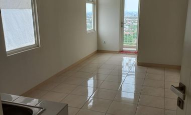 Jual Apartemen The Springlake Summarecon Bekasi, Type 2BR Siap Huni, Lantai Rendah View Lake