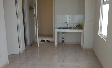 Jual Apartemen The Springlake Summarecon Bekasi, Type 2BR Siap Huni, Lantai Rendah View Lake