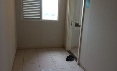 Jual Apartemen The Springlake Summarecon Bekasi, Type 2BR Siap Huni, Lantai Rendah View Lake