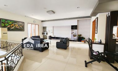 RUMAH MEWAH DIJUAL DI SOLO DEKAT STADION MANAHAN