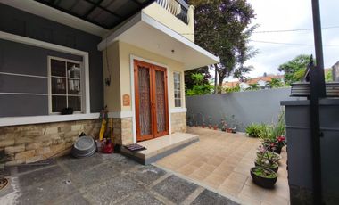 JARANG ADA ..rumah sebelah taman di Taman Semanan Indah, luas 120 meter2