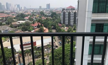 Sewa Apartemen Hampton Park Dekat JIS Jakarta Selatan