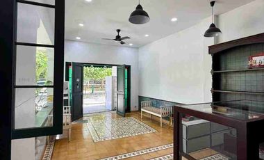 Rumah kolonial Luas Tepi jalan Raya Pandeyan Umbulharjo kodya